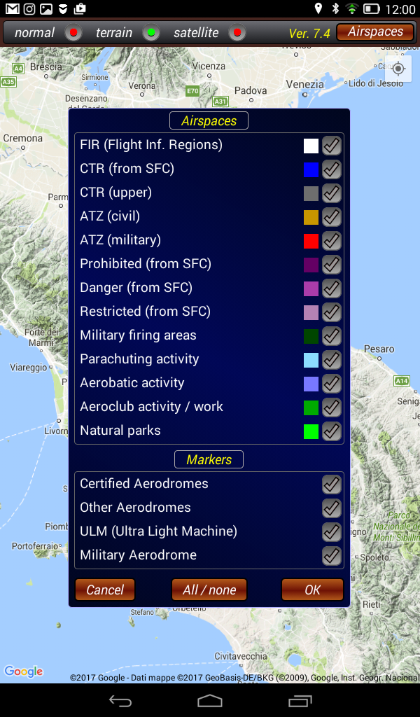 Screenshot mappa app DJI con zone di volo consentite e vietate per droni in Italia secondo normativa ENAC